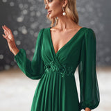 Robe de Cocktail Mariage Vert Émeraude détails fleurs